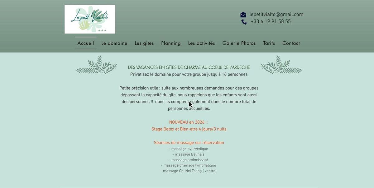 Ancien site Wix : bandeau vert et bloc de texte centré